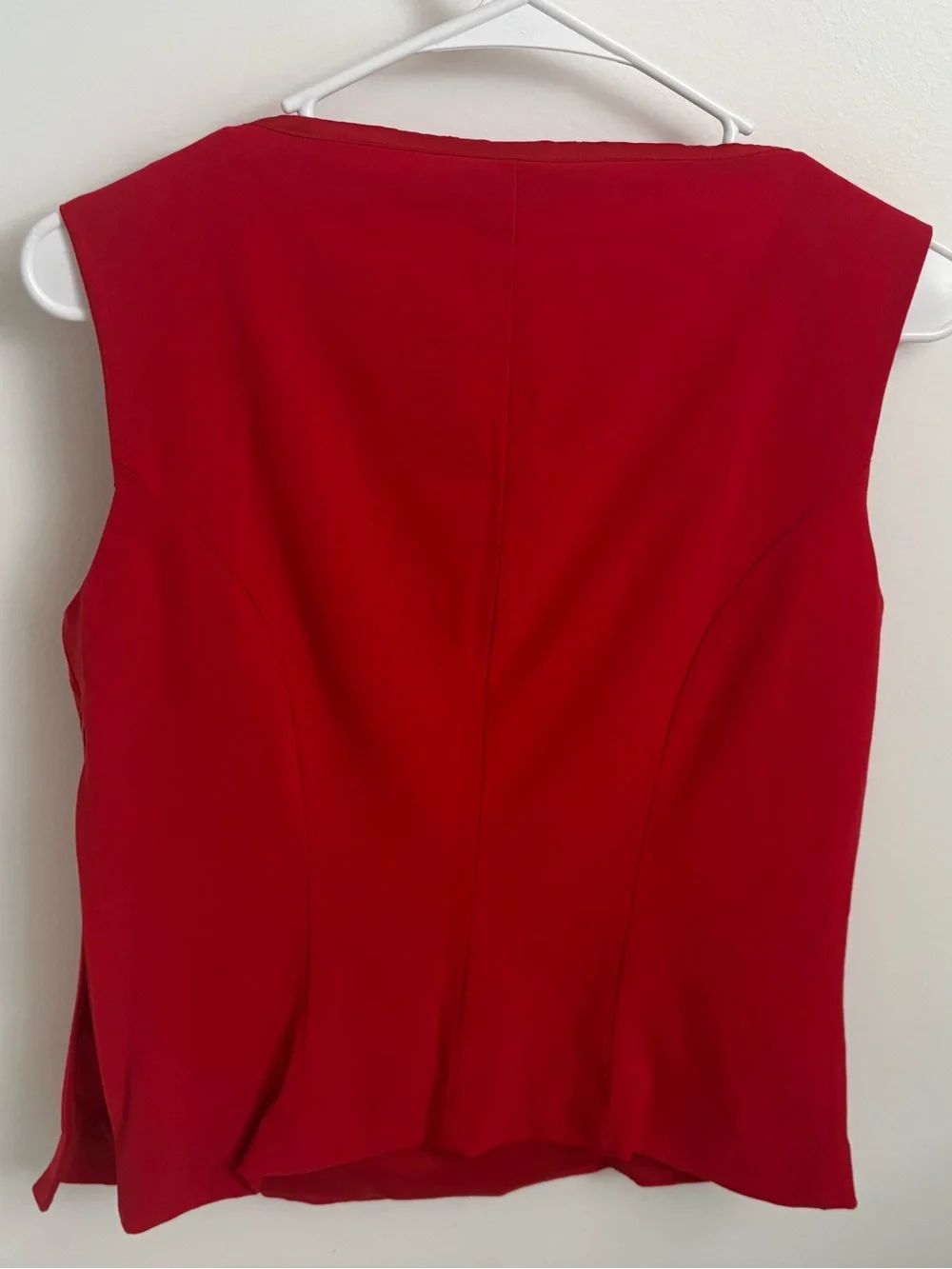 LAVIA 18 Red Pleated Round Neck Sleeveless Side Zip Top Sz IT 42/M fully lined